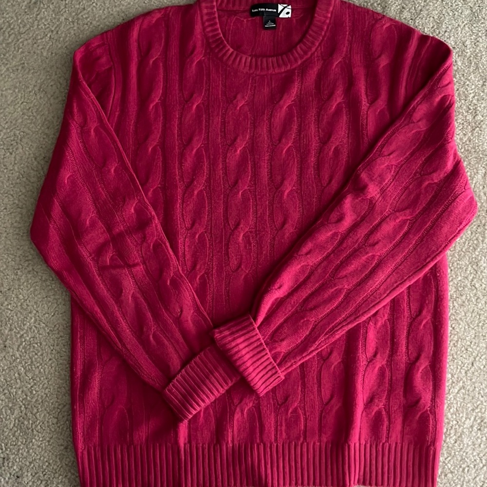 Men’s jewel pink crew-neck sweater.